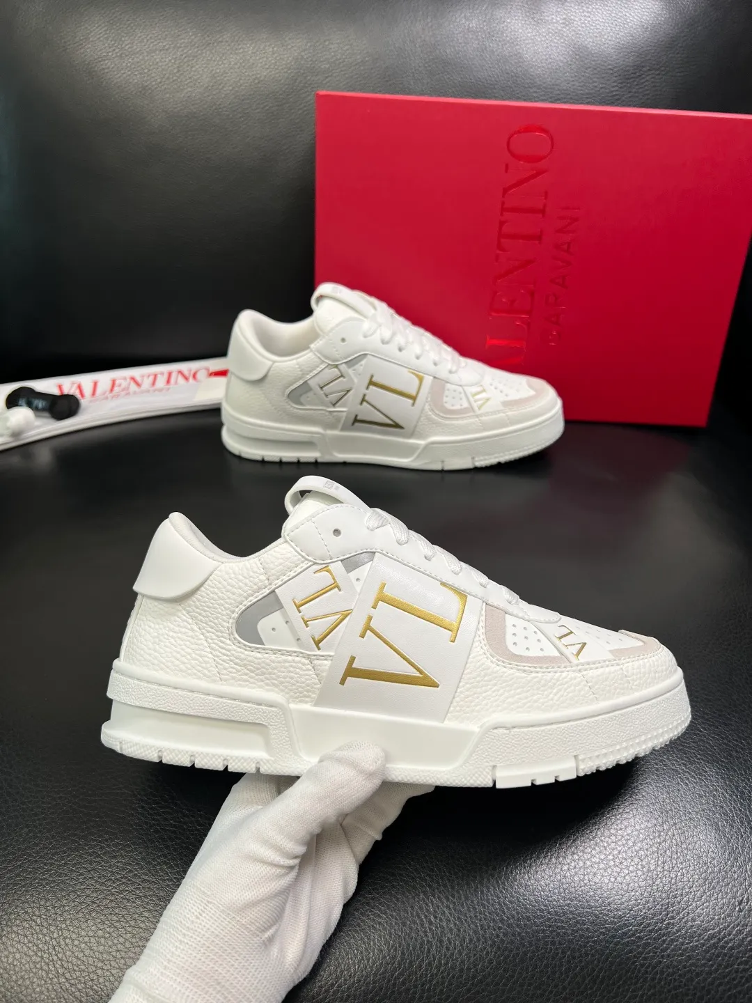 Men's shoes 💰660 VALENTINO High quality top craftsmanship Valentino, sports sneakers counter synchronization, uppers imported from Italy, high-quality splicing colorful complex crafts, imported cowhide lining soft and comfortable, soles: original soles specially provided by the original factory, T men's shoes 💰U exclusive movable molded soles super comfortable, original factory and single goods, welcome to compare, couple size 39-44 (customized 45)